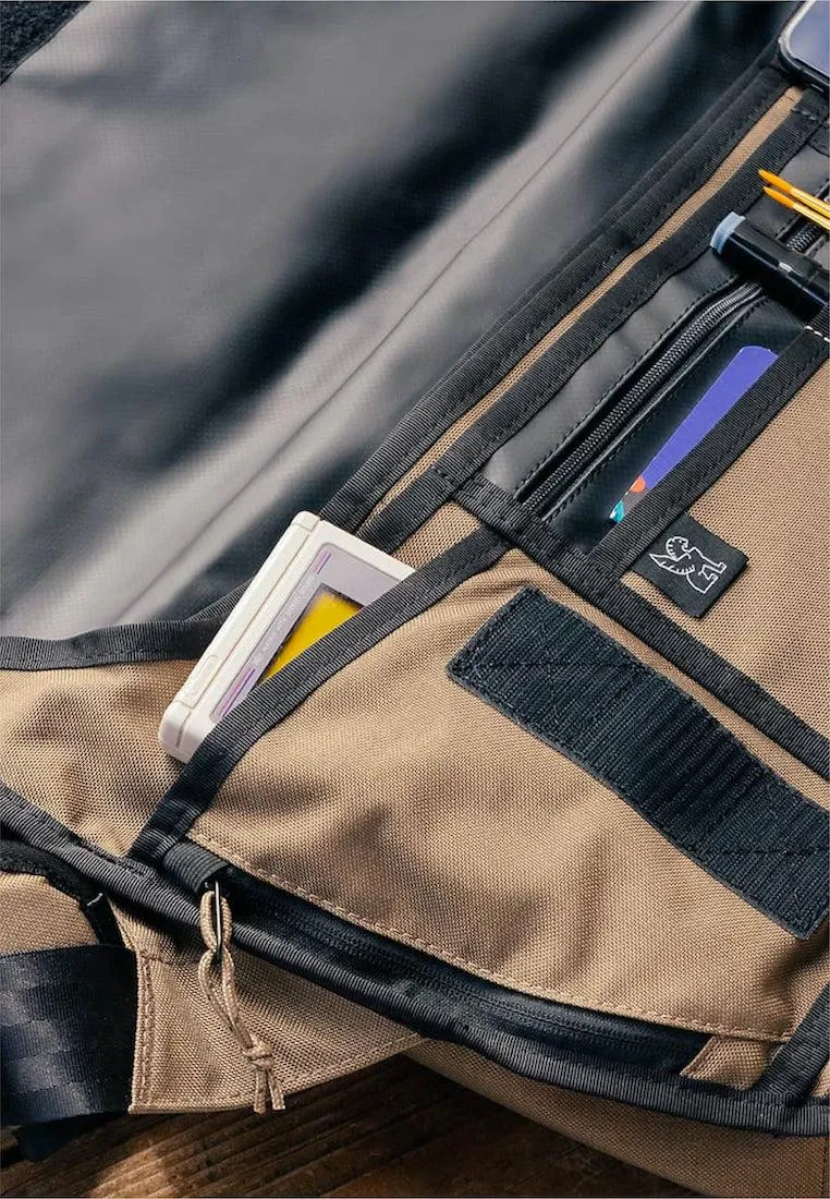 Chrome Industries Buran III Messenger Bag Fog