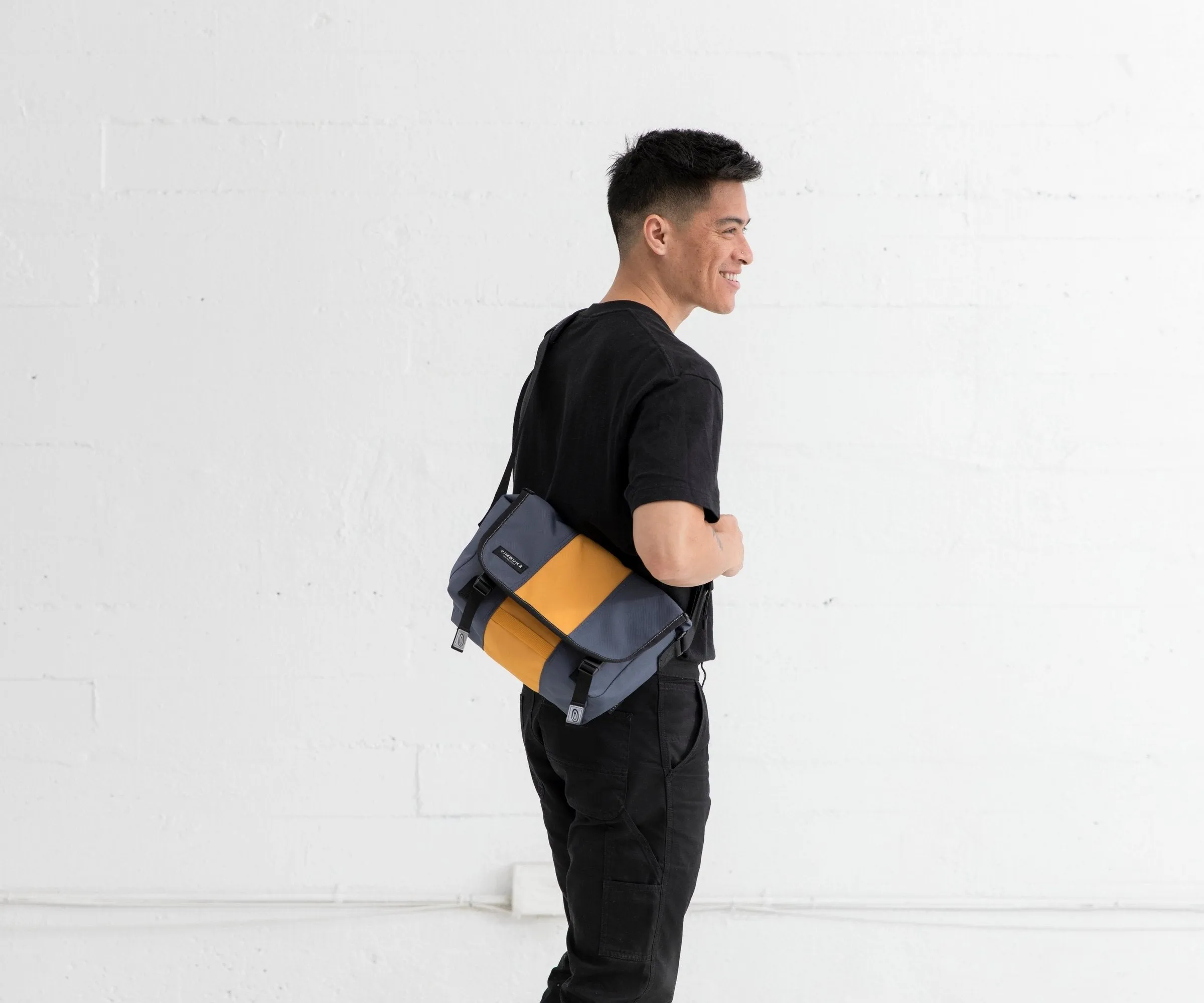 Classic Messenger Bag
