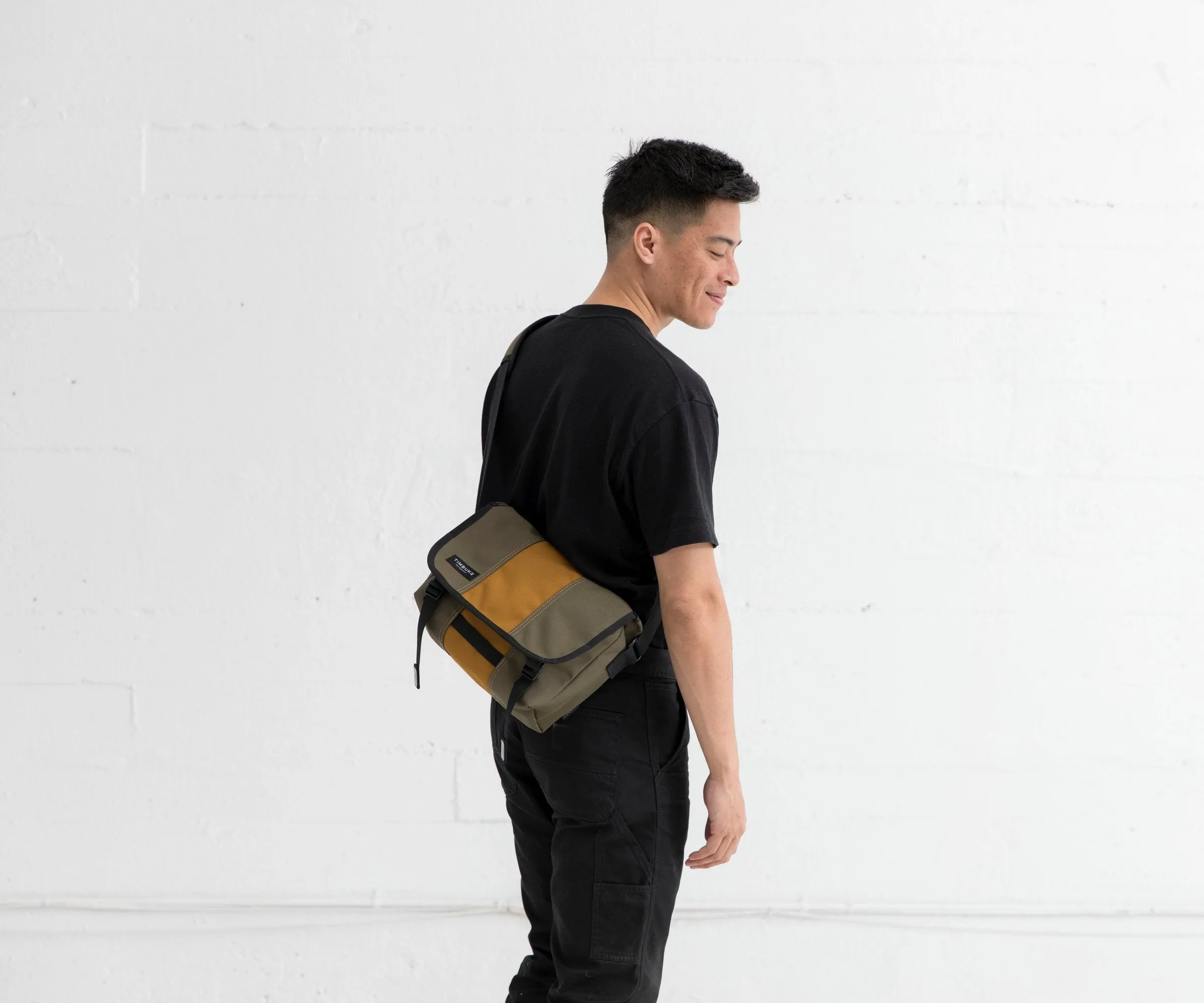 Classic Messenger Bag