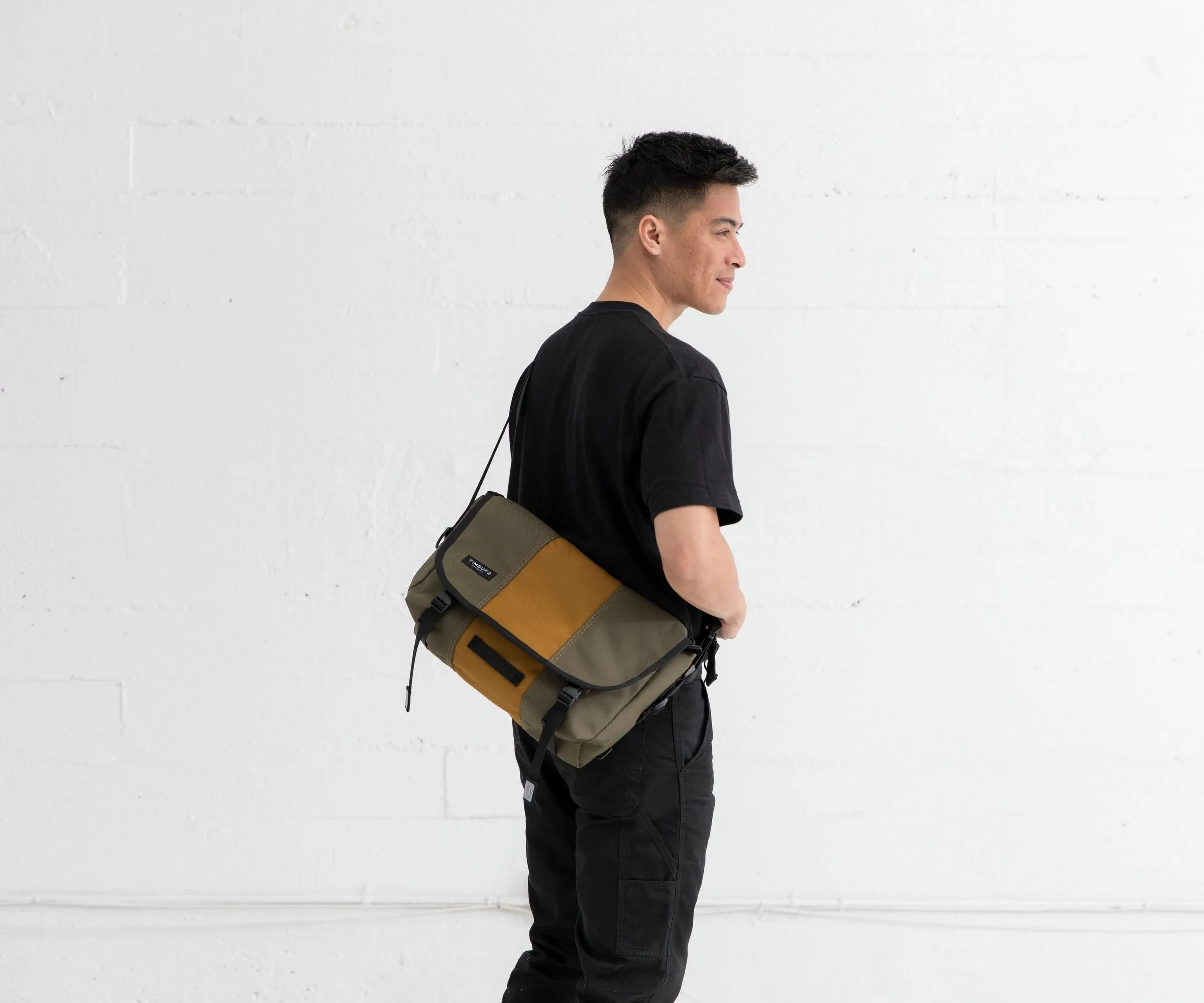 Classic Messenger Bag