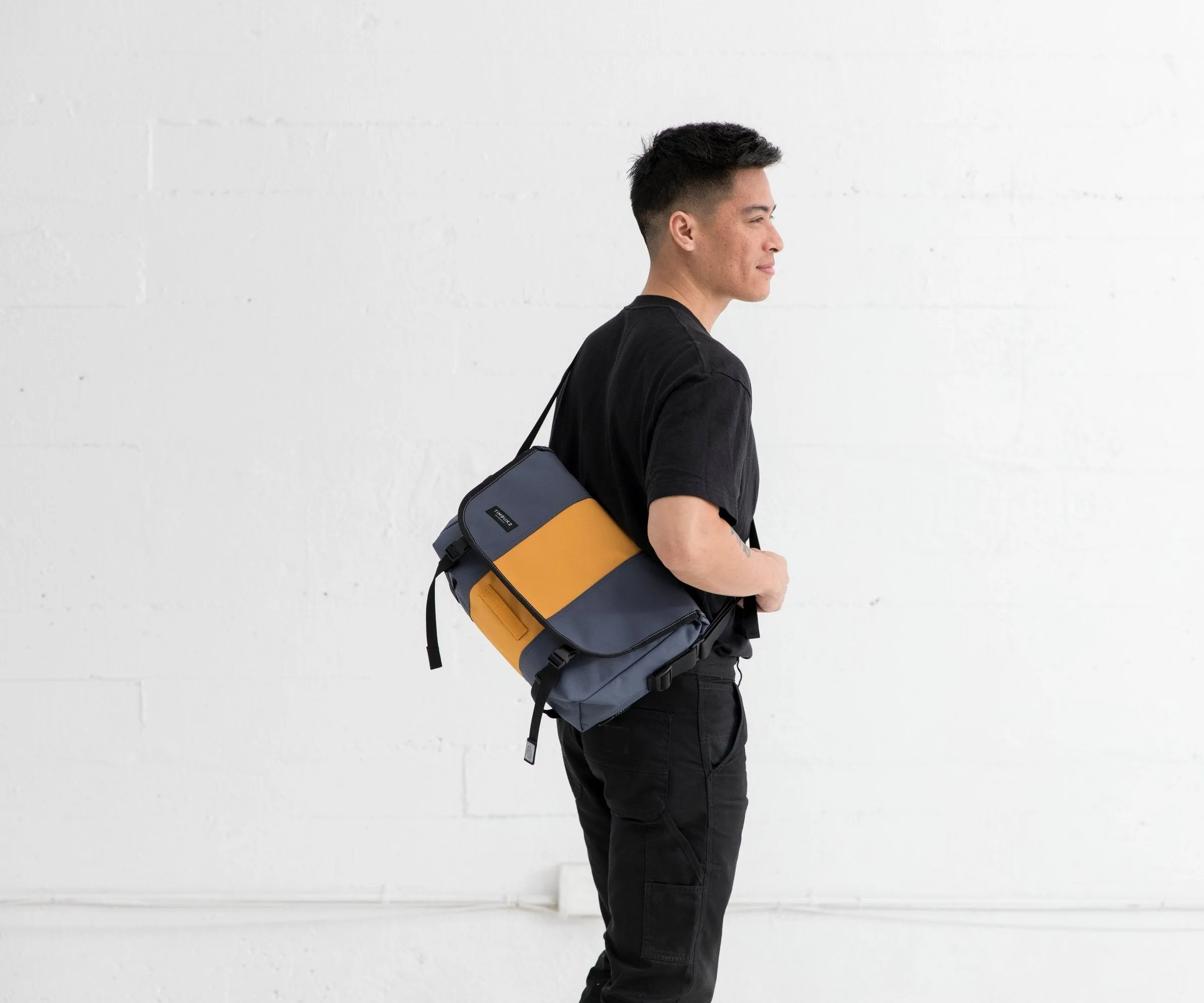 Classic Messenger Bag