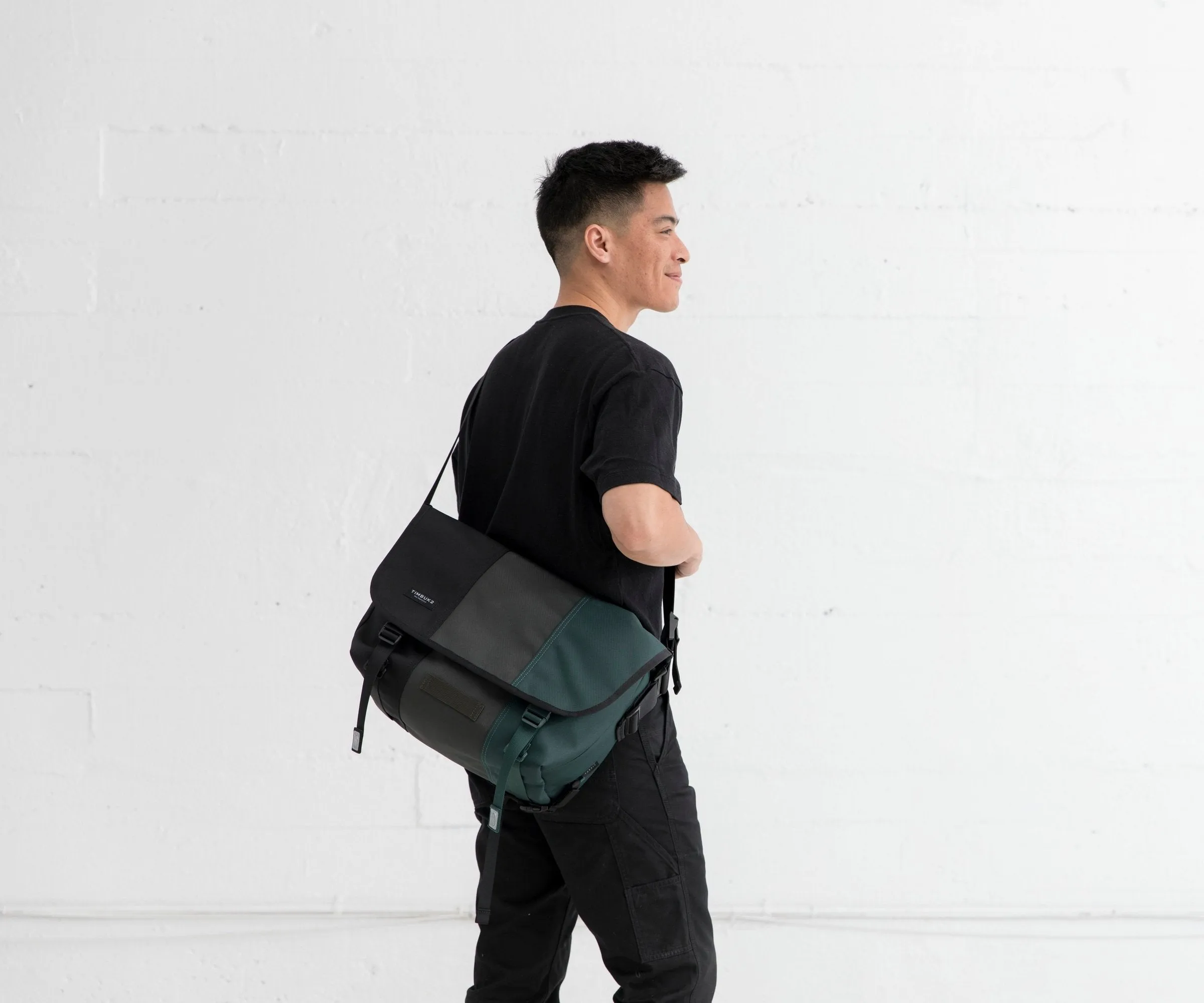 Classic Messenger Bag