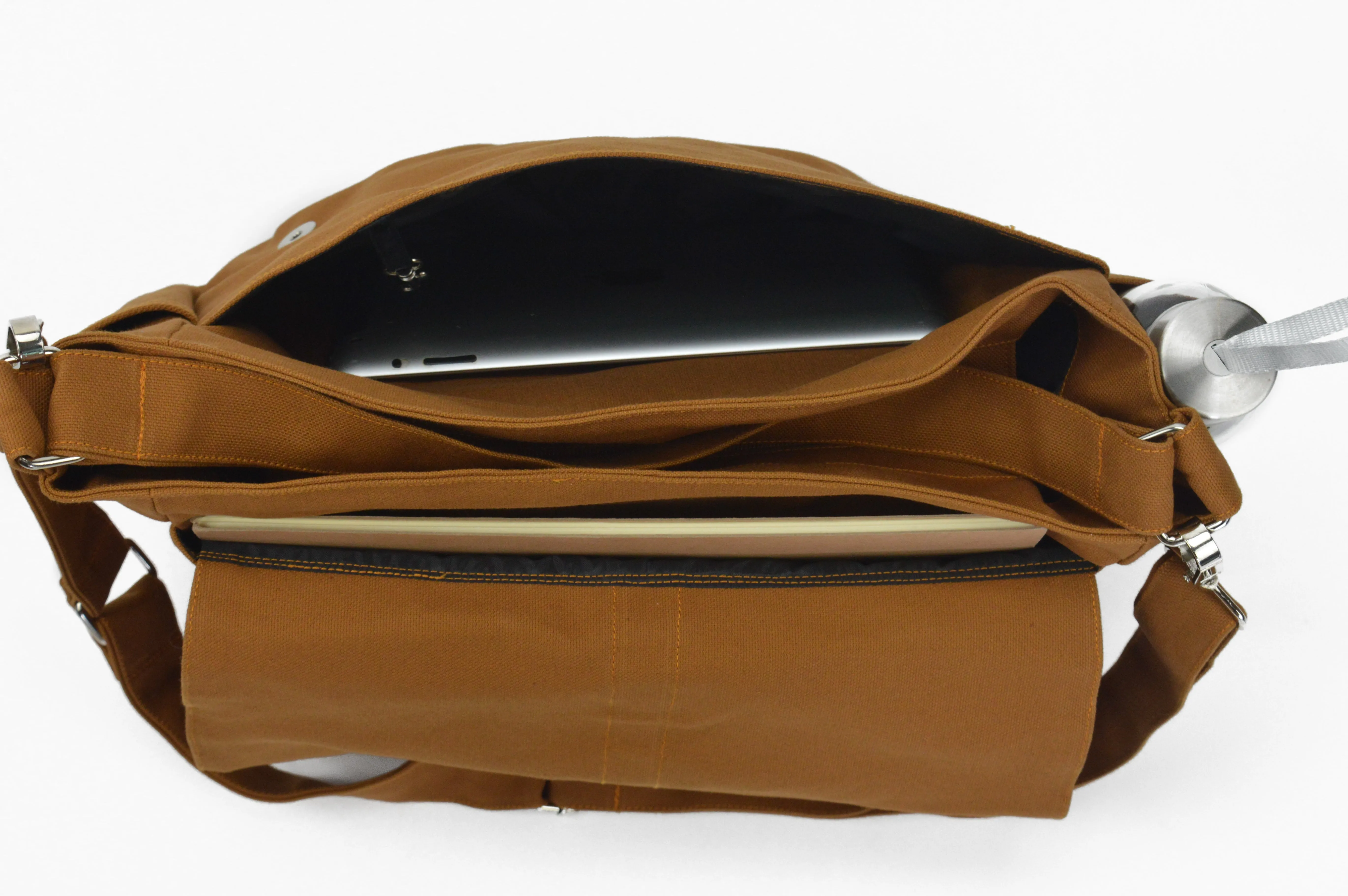 Daniel 18 Honey Brown | Messenger Bag