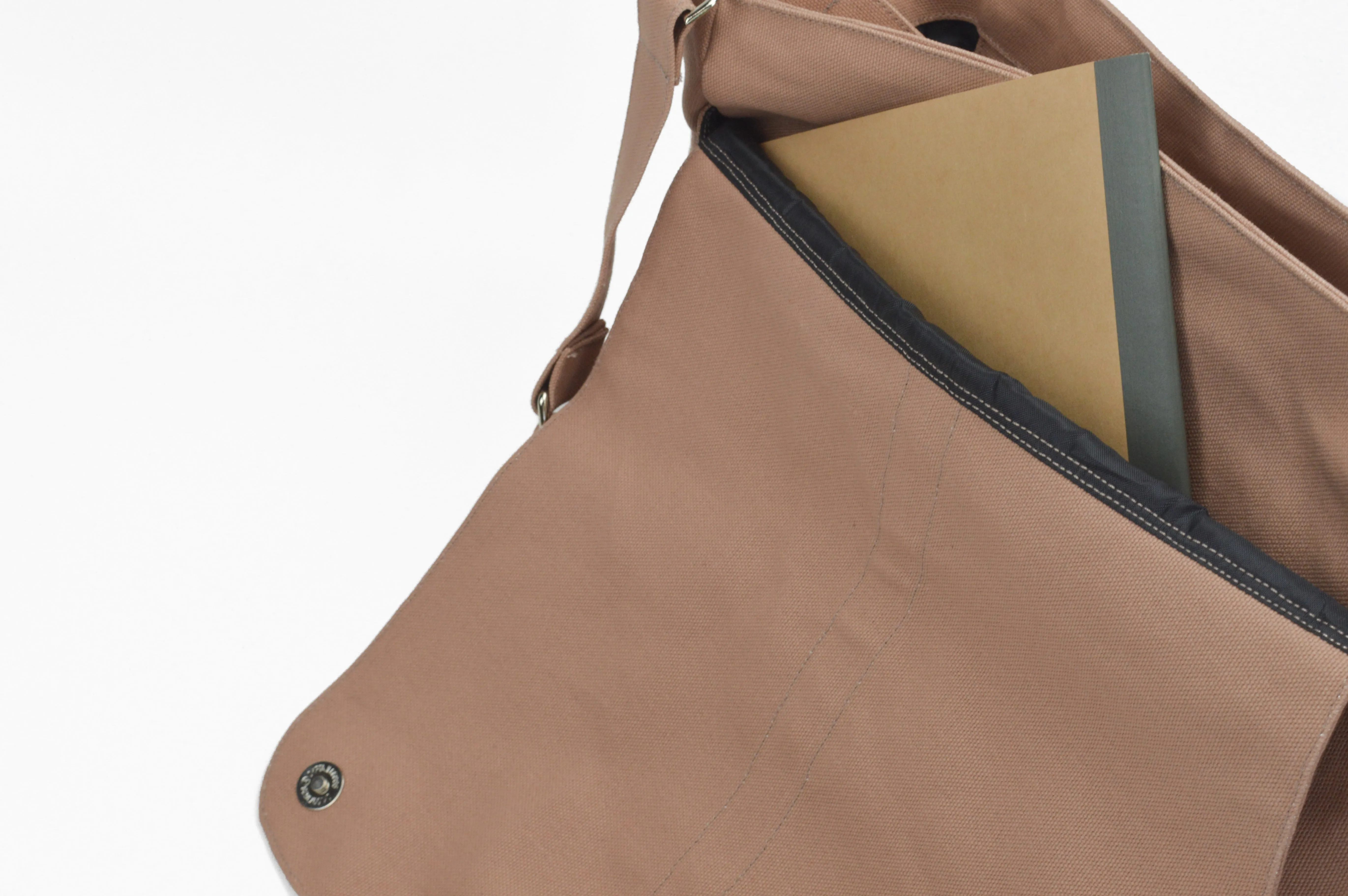 Daniel 18 Rose Gold | Messenger Bag