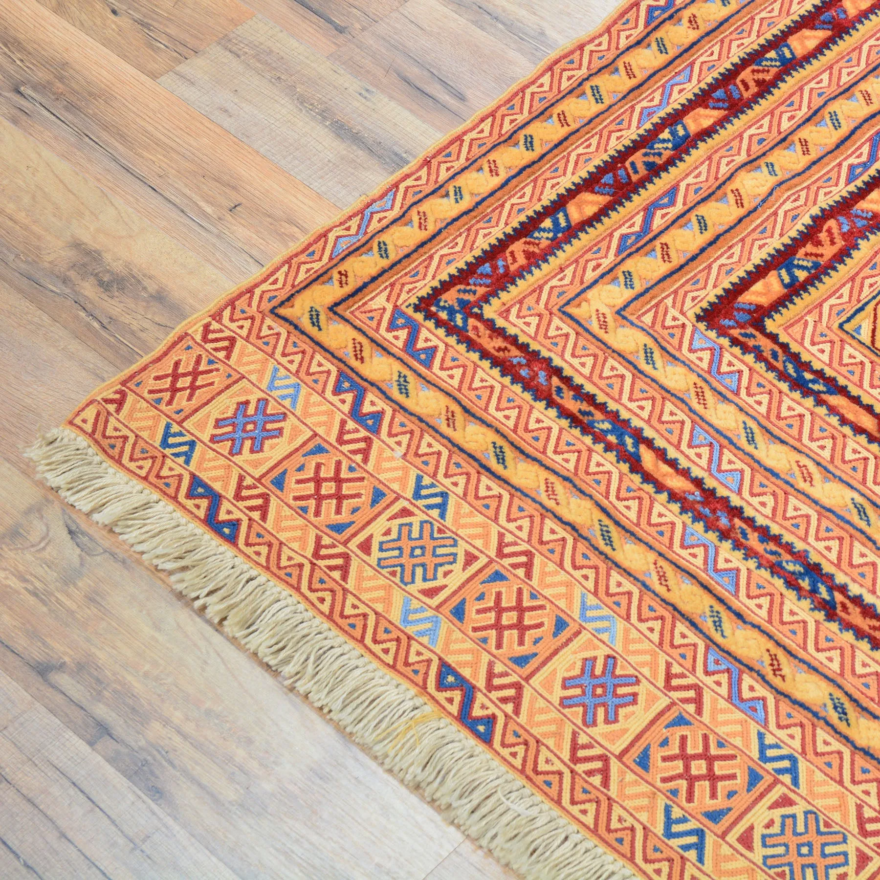 Hand-Knotted And Soumak Tribal Handmade Wool Rug (Size 5.2 X 6.11) Cwral-9990