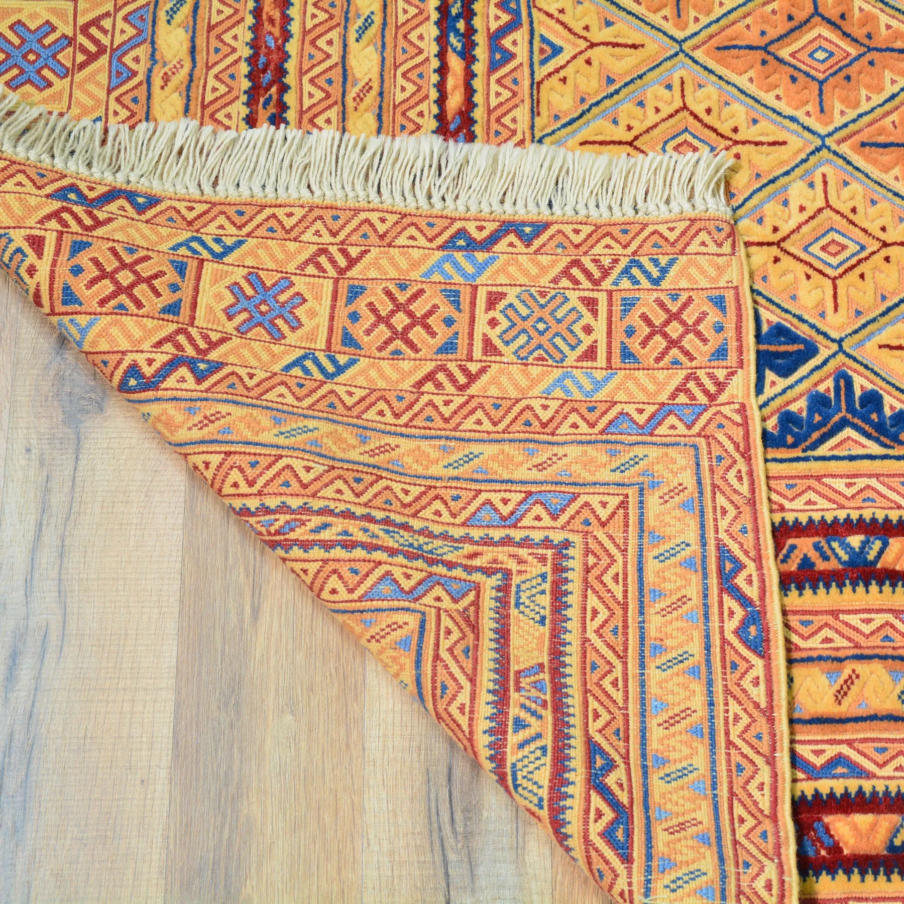 Hand-Knotted And Soumak Tribal Handmade Wool Rug (Size 5.2 X 6.11) Cwral-9990
