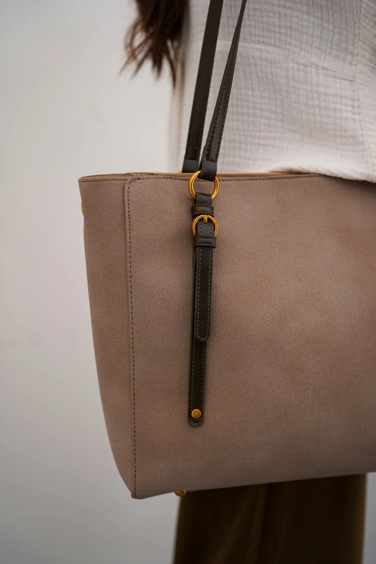 MESSENGER TOTE