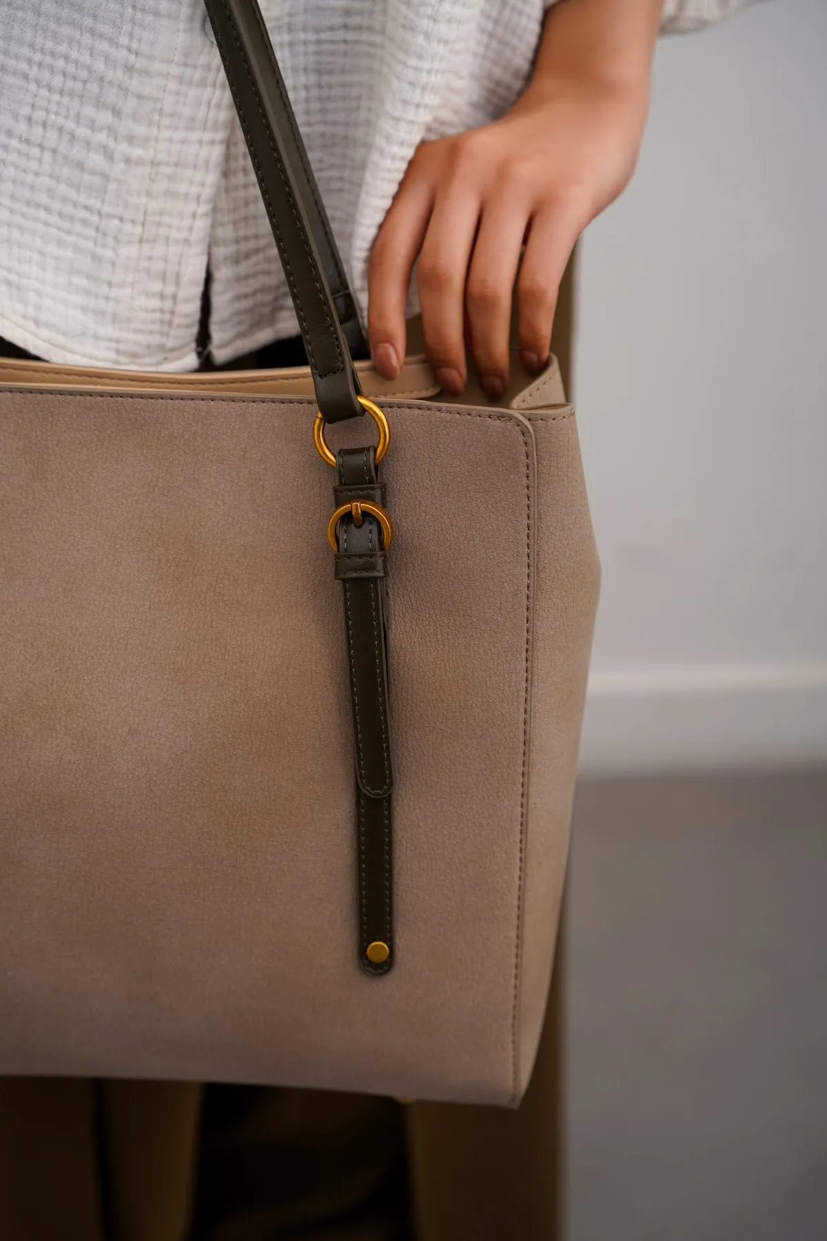MESSENGER TOTE