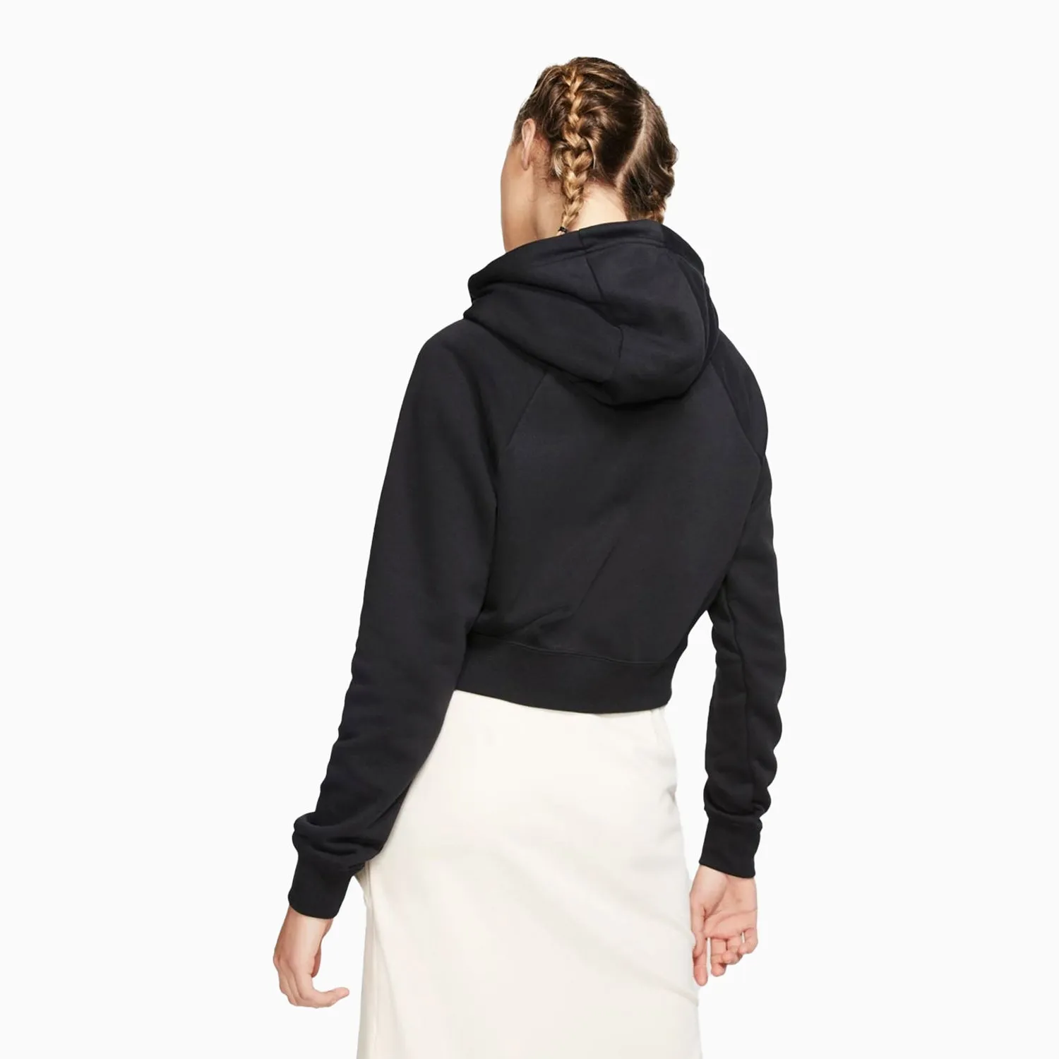 Women's Sportswear Essential Outfit