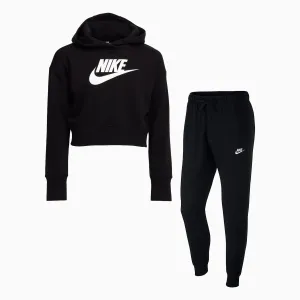 Women's Sportswear Essential Outfit